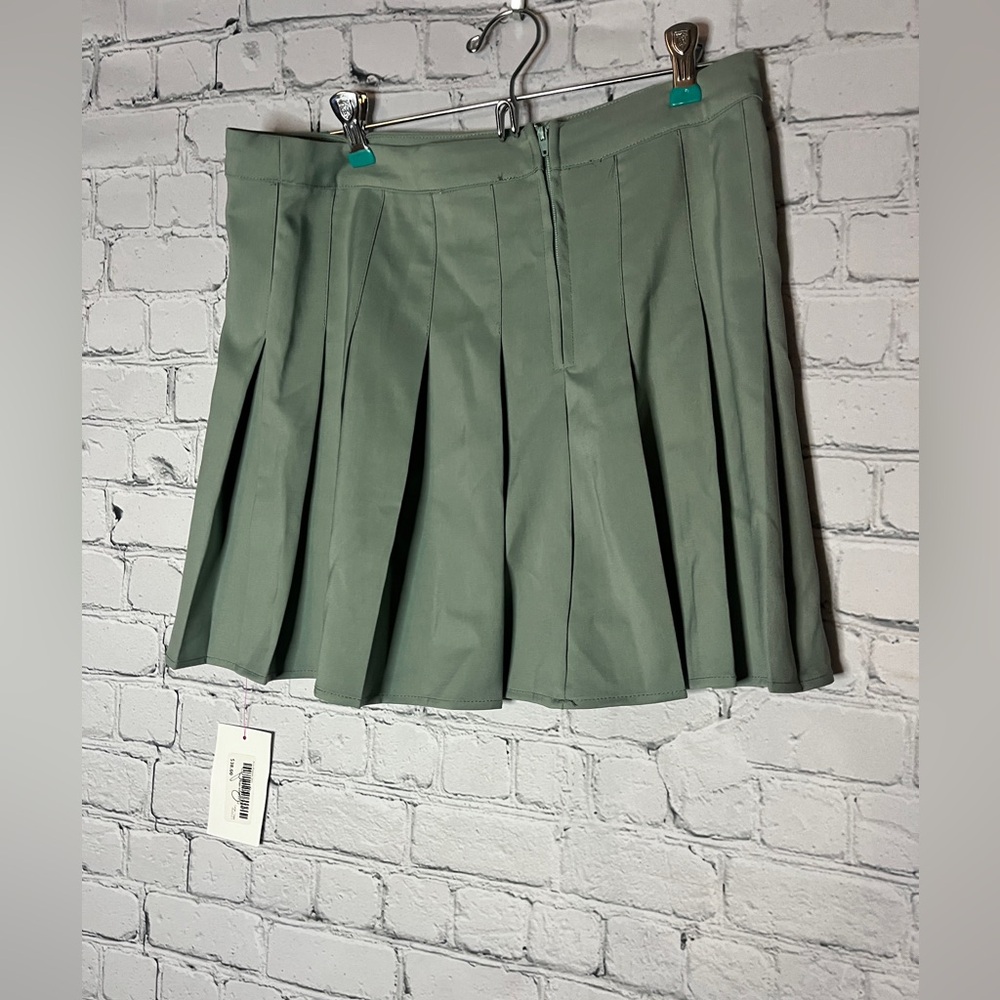 Uniqlo Olive Skater Skirt